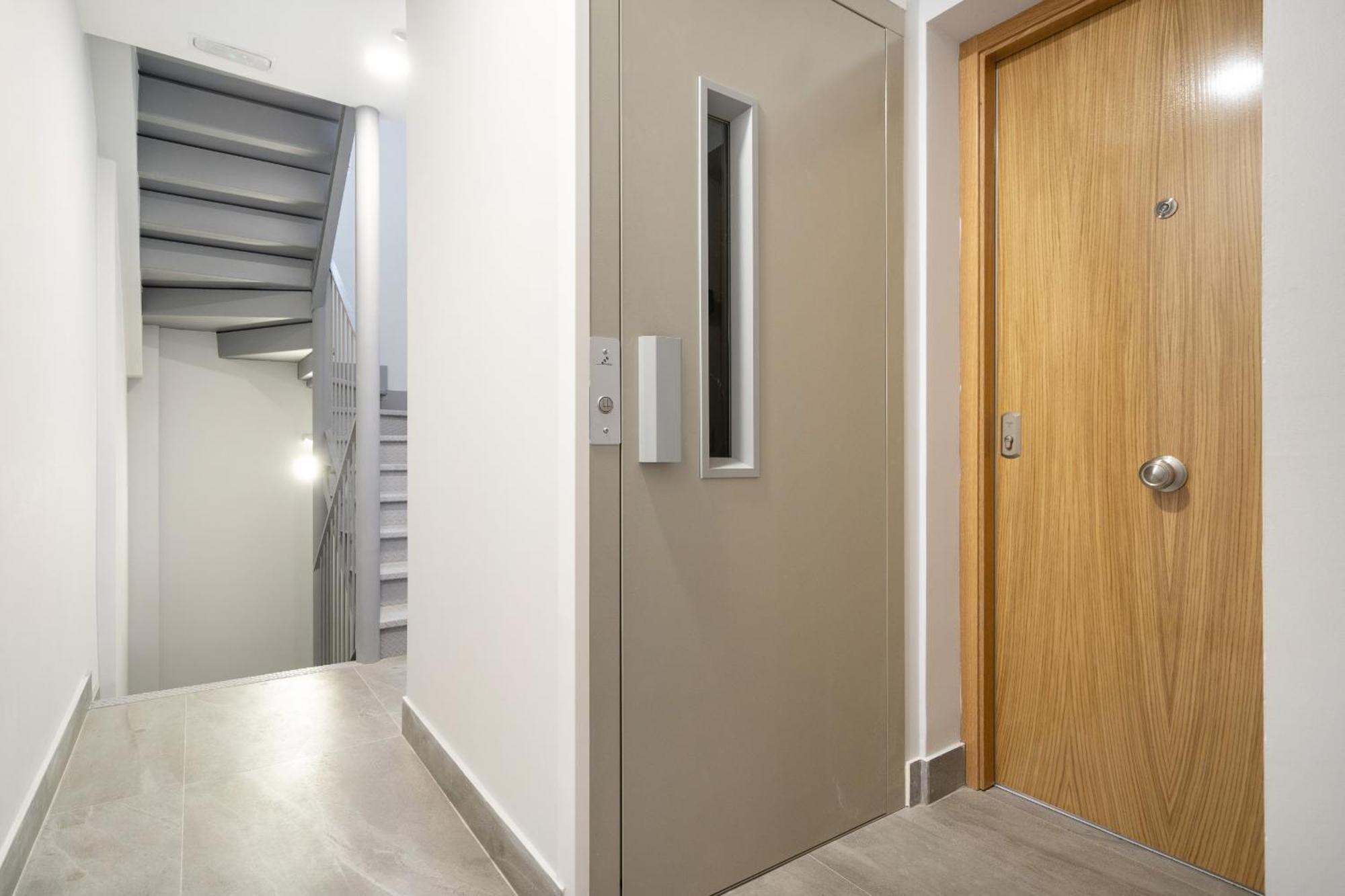 Madriver Apartamentos Reformados Con Parking Gratuito Dış mekan fotoğraf
