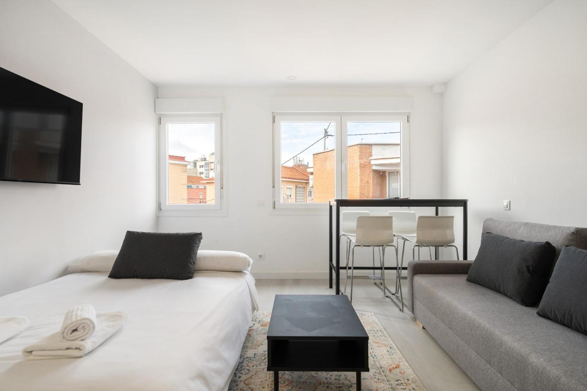 Madriver Apartamentos Reformados Con Parking Gratuito Dış mekan fotoğraf