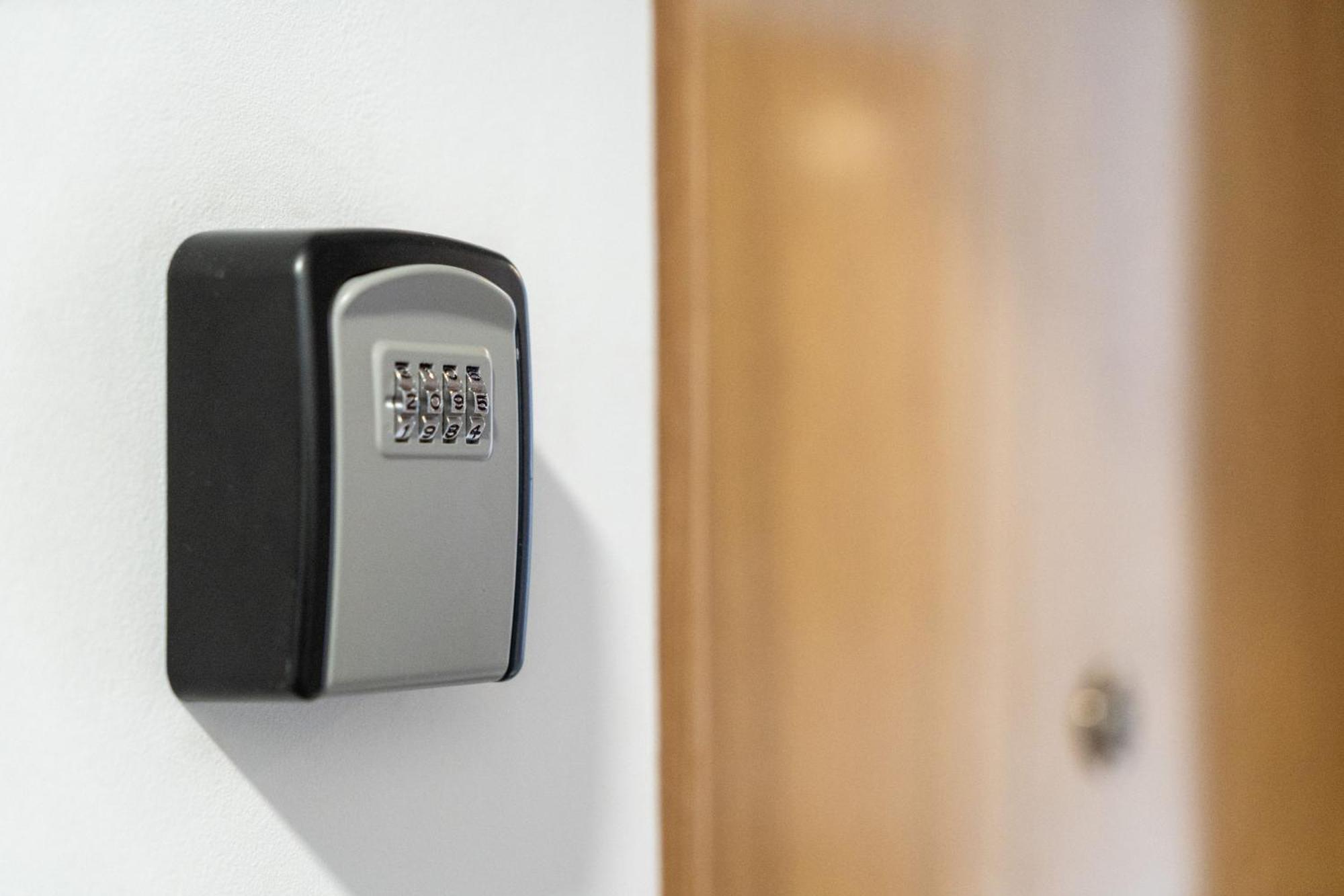 Madriver Apartamentos Reformados Con Parking Gratuito Dış mekan fotoğraf