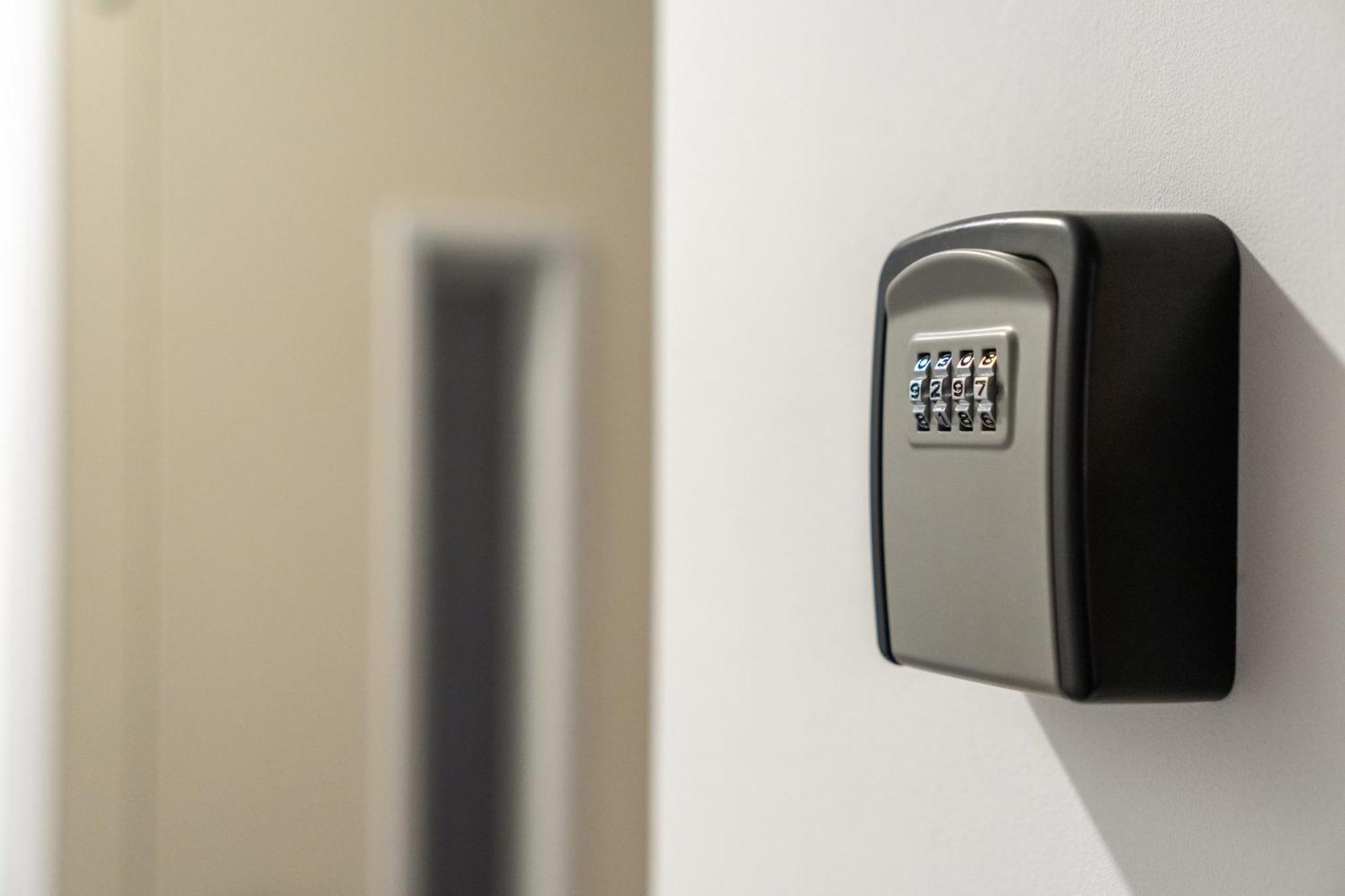 Madriver Apartamentos Reformados Con Parking Gratuito Dış mekan fotoğraf