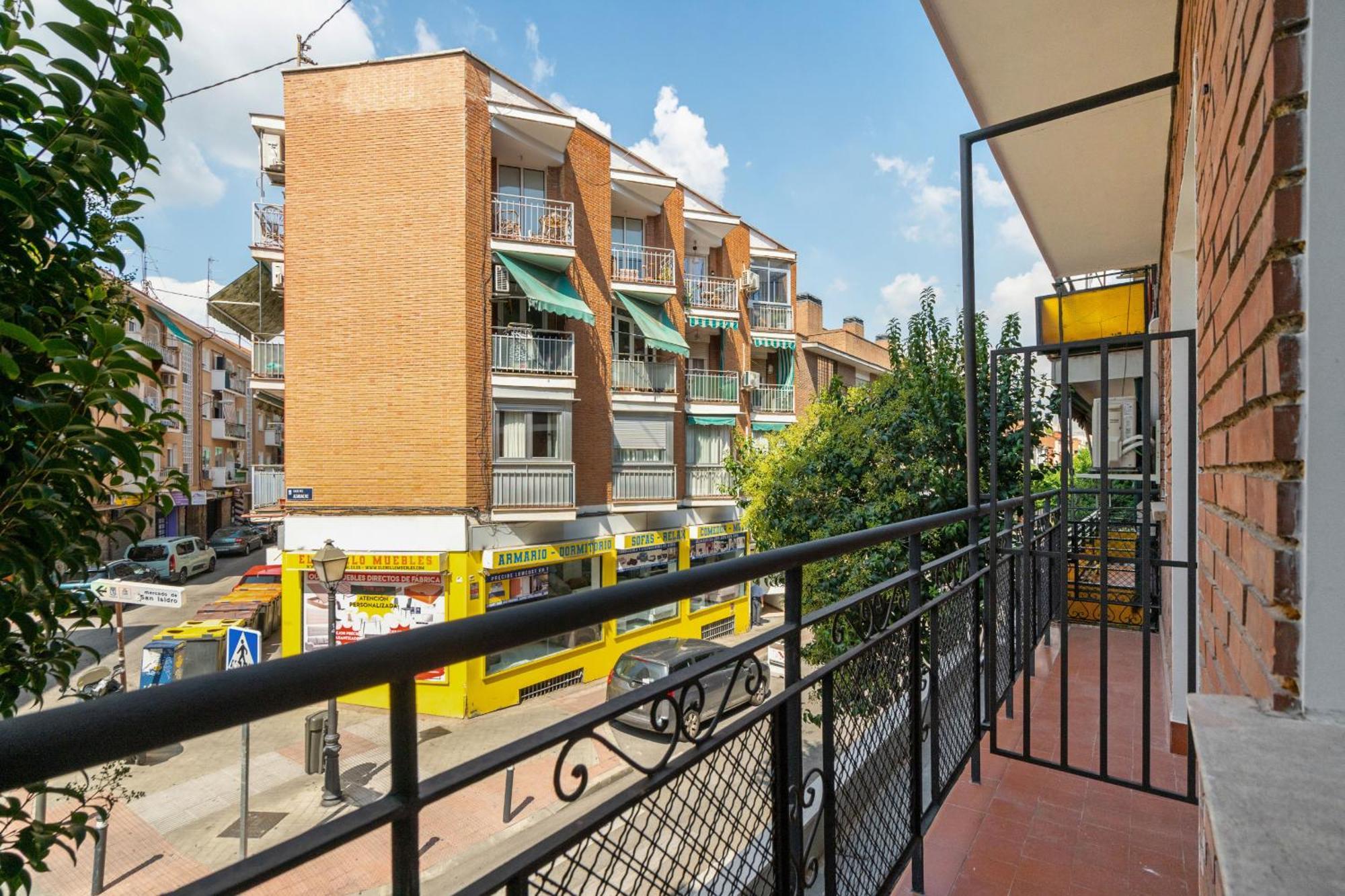 Madriver Apartamentos Reformados Con Parking Gratuito Dış mekan fotoğraf